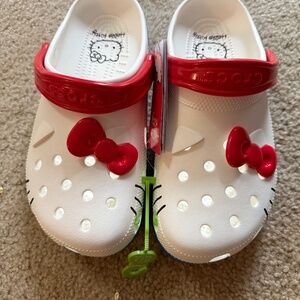 Brand New Hello Kitty Women’s Crocs sz9